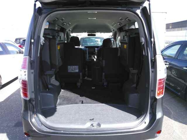 TOYOTA NOAH 2008