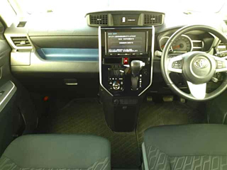 TOYOTA ROOMY 2017