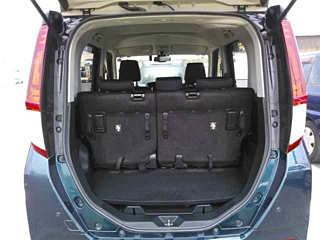 TOYOTA ROOMY 2017