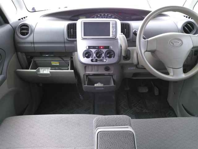 DAIHATSU TANTO 2011