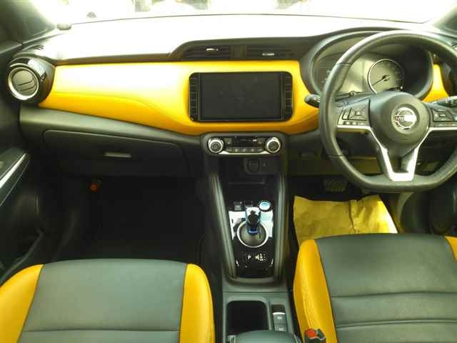 NISSAN KIX 2020