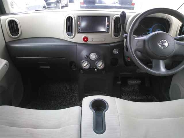 NISSAN CUBE 2010