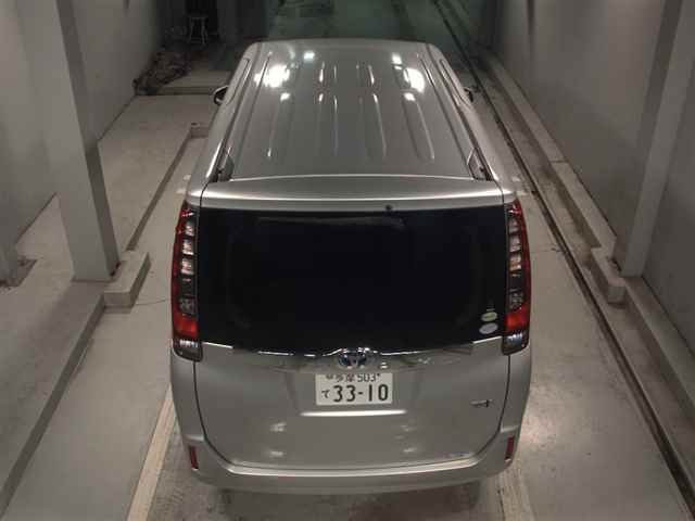 TOYOTA NOAH 2014