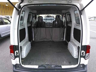NISSAN NV200 2010