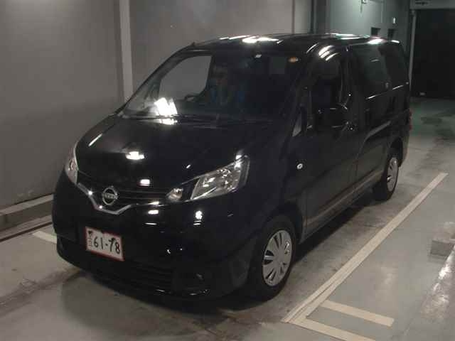 NISSAN NV200 2023