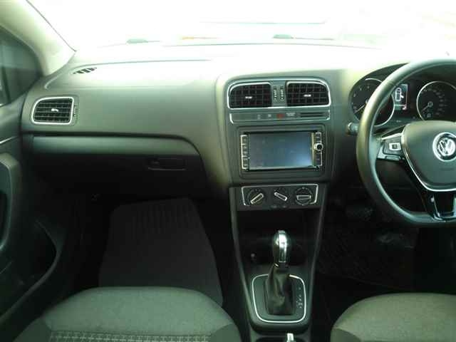 VOLKSWAGEN POLO 2016