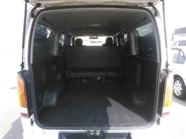 TOYOTA REGIUS ACE VAN 2010