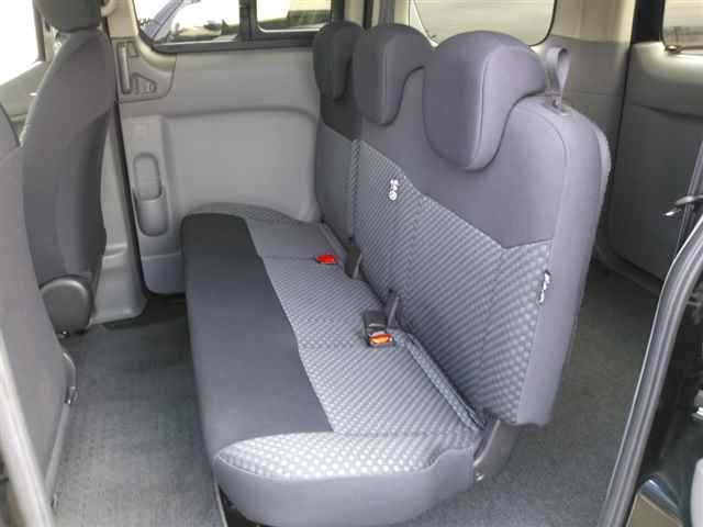 NISSAN NV200 2023