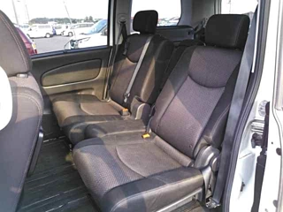 NISSAN SERENA 2013