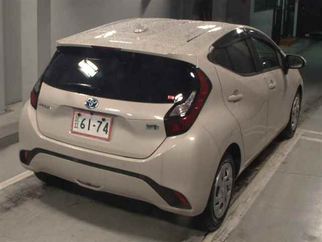 TOYOTA AQUA 2023