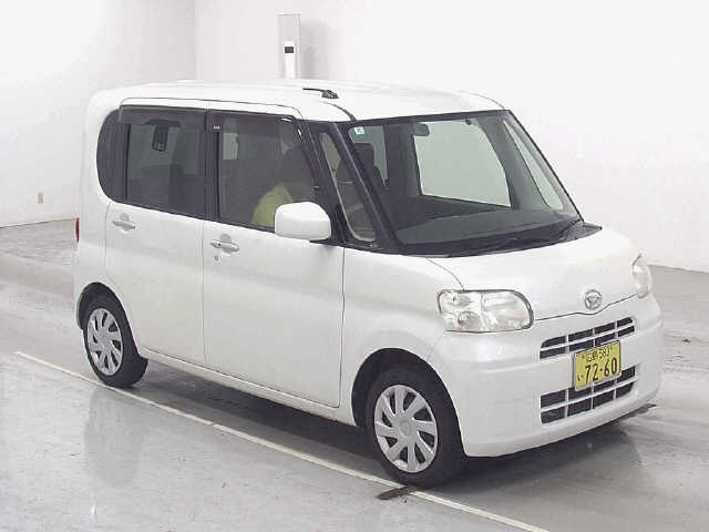 DAIHATSU TANTO 2012