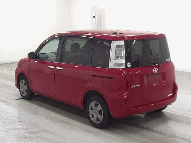 TOYOTA SIENTA 2011