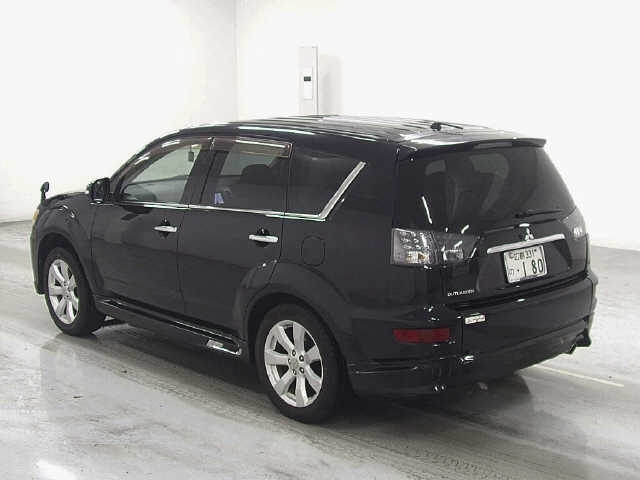 MITSUBISHI OUTLANDER 2011