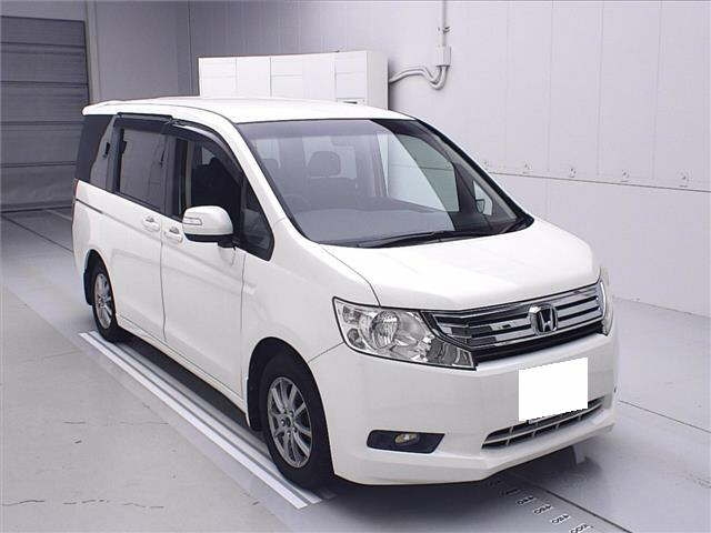 HONDA STEP WAGON 2011