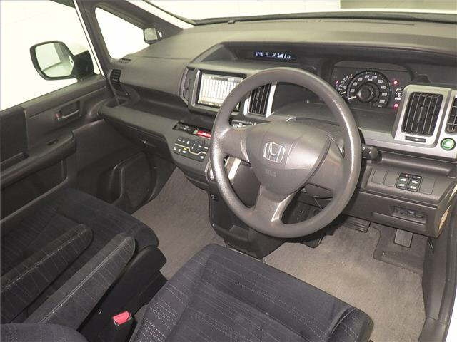 HONDA STEP WAGON 2011