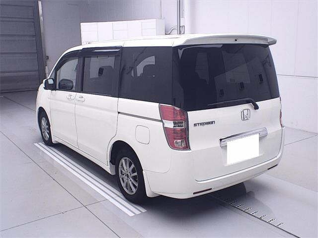 HONDA STEP WAGON 2011