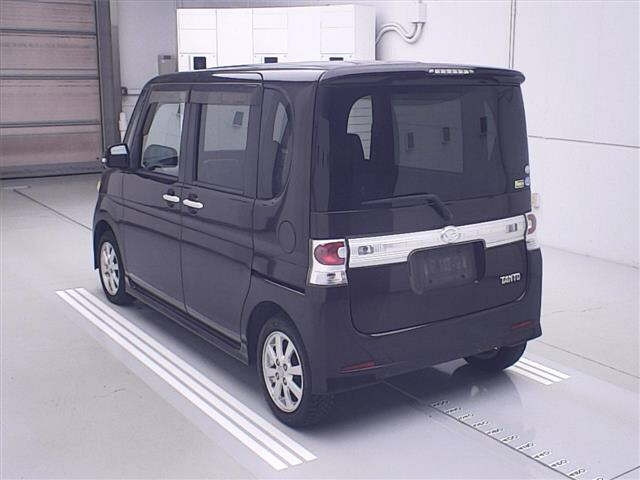 DAIHATSU TANTO 2009