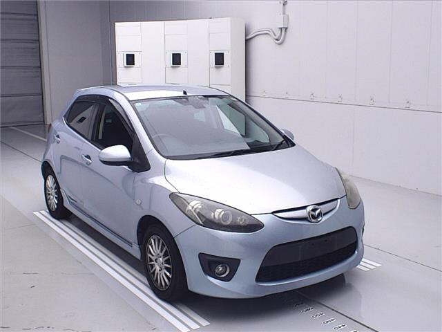 MAZDA DEMIO 2010
