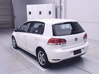 VOLKSWAGEN GOLF 2010