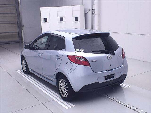MAZDA DEMIO 2010