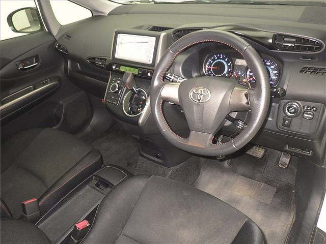 TOYOTA WISH 2010