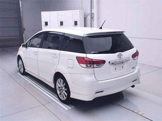 TOYOTA WISH 2010