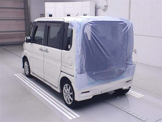 DAIHATSU TANTO 2015