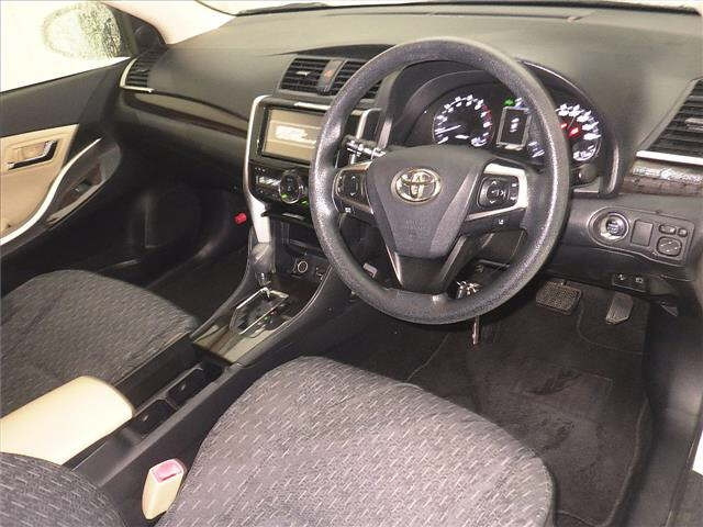 TOYOTA PREMIO 2016