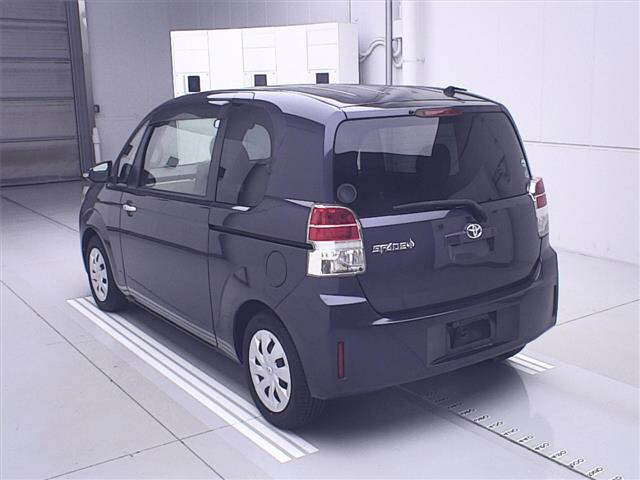 TOYOTA SPADE 2013
