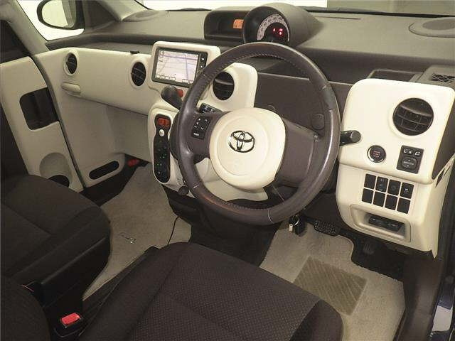 TOYOTA SPADE 2013