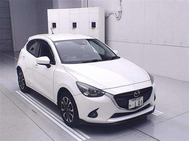 MAZDA DEMIO 2015