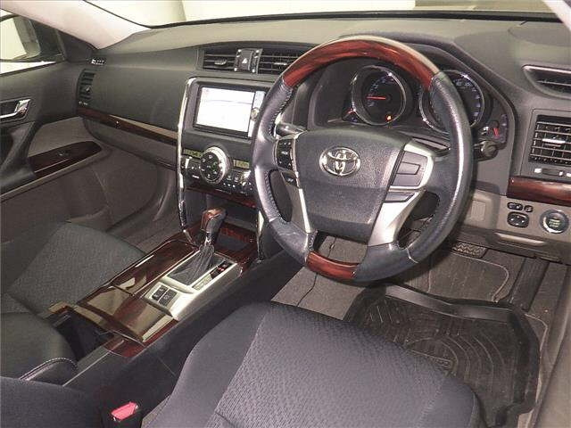 TOYOTA MARK X 2011