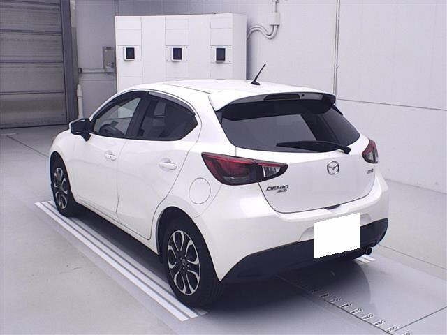 MAZDA DEMIO 2015