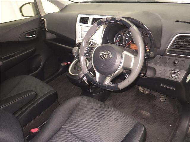 TOYOTA RACTIS 2013