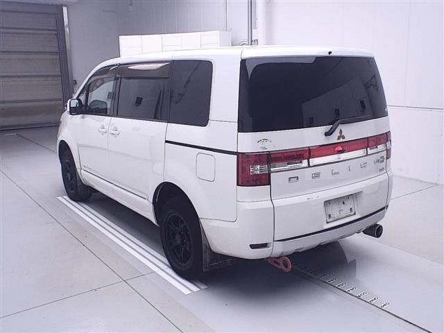 MITSUBISHI DELICA D5 2015
