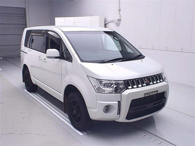 MITSUBISHI DELICA D5 2015