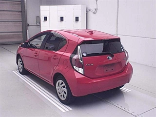 TOYOTA AQUA 2015