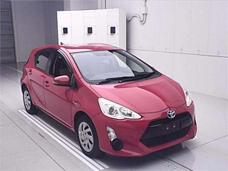 TOYOTA AQUA 2015