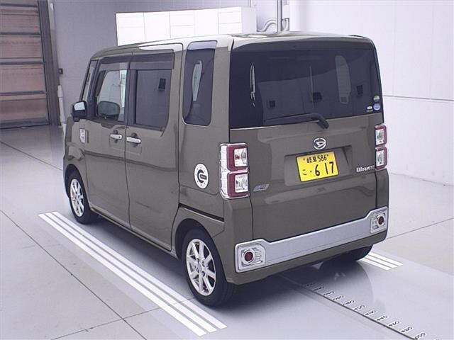 DAIHATSU WAKE 2015