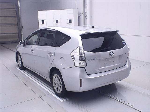 TOYOTA PRIUS ALPHA 2012