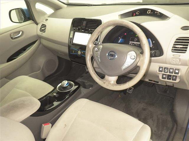 NISSAN LEAF 2013