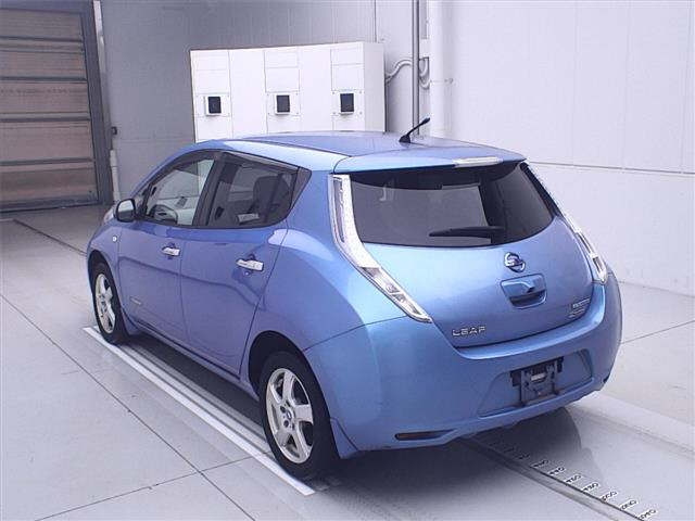 NISSAN LEAF 2013