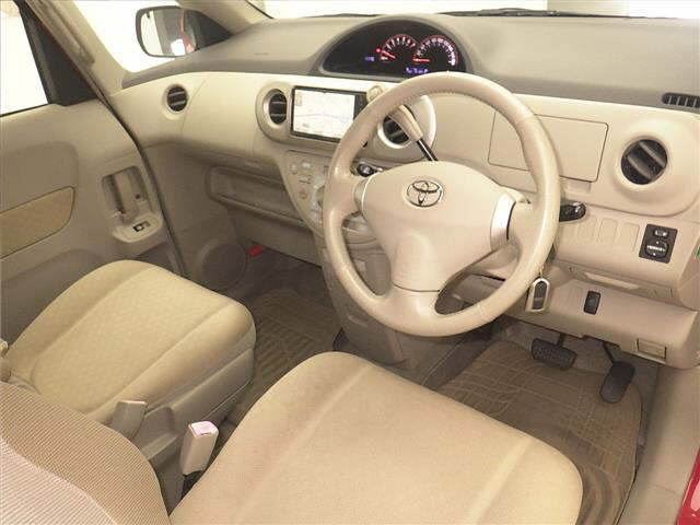 TOYOTA PORTE 2010