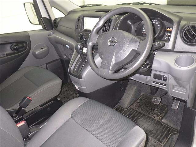NISSAN NV200 2020