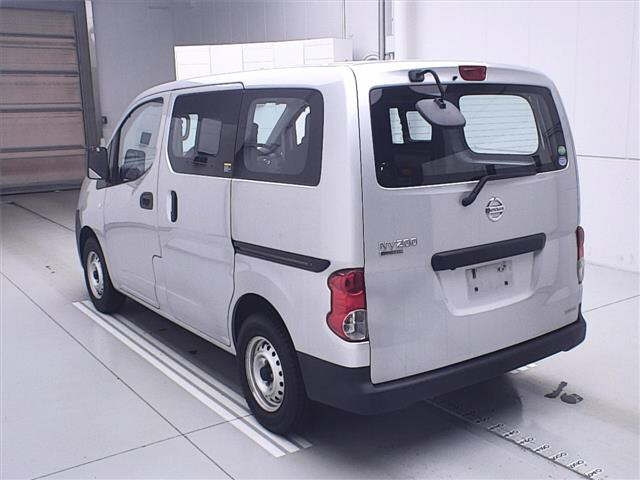 NISSAN NV200 2020