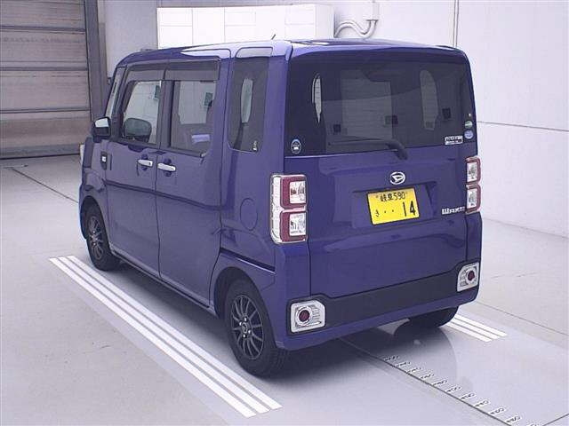 DAIHATSU WAKE 2015