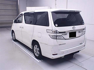 TOYOTA VELLFIRE 2013