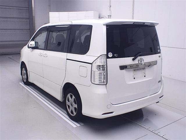 TOYOTA NOAH 2009