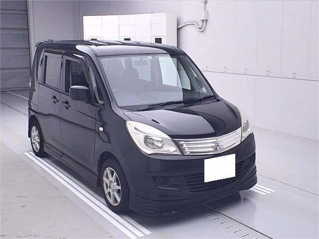 MITSUBISHI DELICA D2 2011