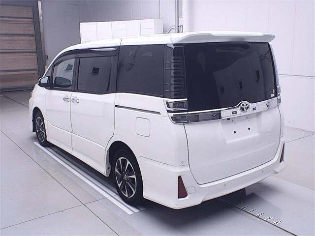 TOYOTA VOXY 2020